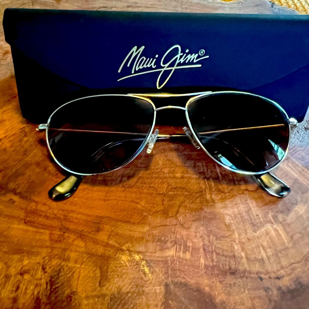 Unique Men’s Maui Jim Beachbaby Dark Glasses, made in Japan. Distance Lens